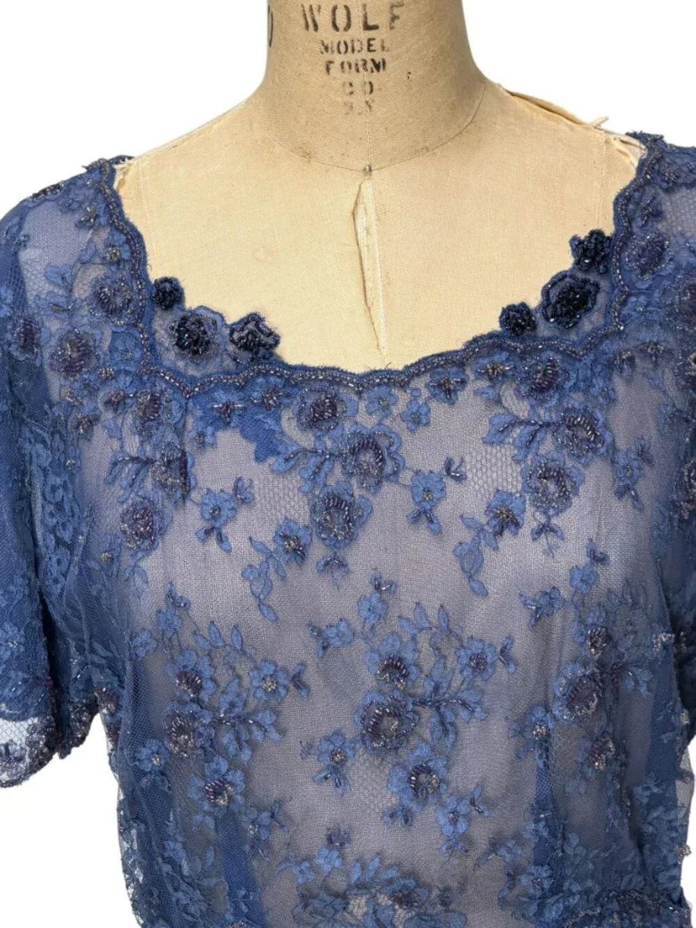 1950s blue lace dress with beaded accents Size L - Picture 6 of 11